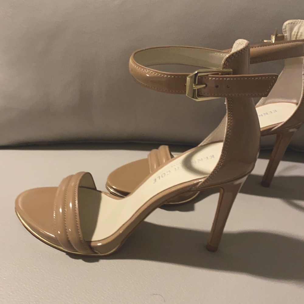 Kenneth Cole nude high heel